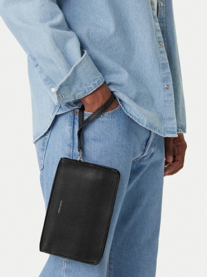 CALVIN KLEIN  КЛЪЧ LV04D1153G gallery image 2